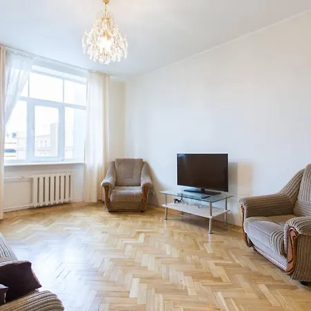 Central 3br & 4br Apartment *